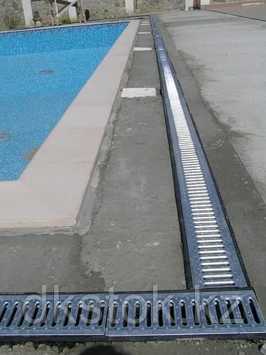 Лоток пластиковый SteeStart DN100 H180 с оцинковонной решеткой и крепежами